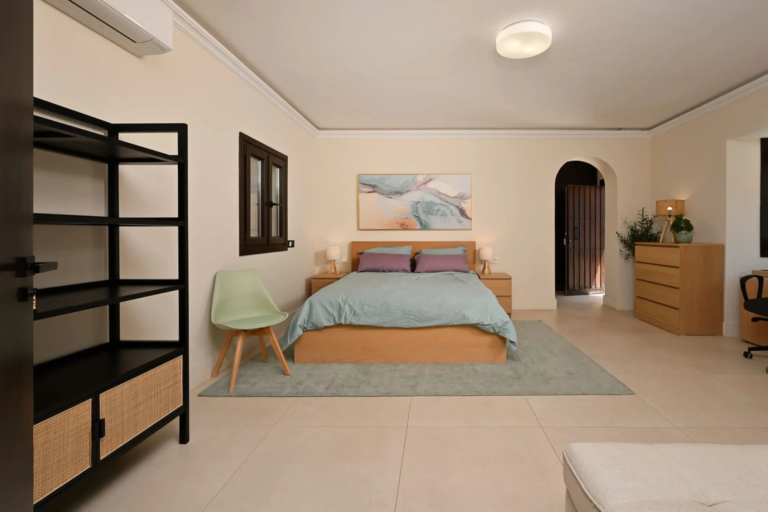 Lovely villa in Marbesa with 6 bedrooms, completely renovated in 2024.