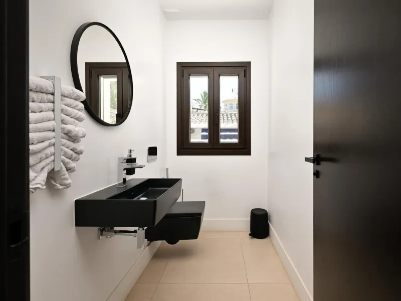 Lovely villa in Marbesa with 6 bedrooms, completely renovated in 2024.