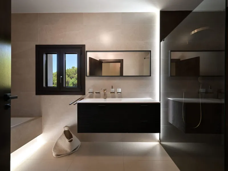 Lovely villa in Marbesa with 6 bedrooms, completely renovated in 2024.