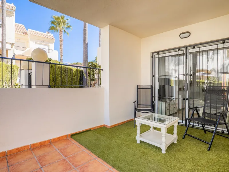 Beautiful townhouse located in the prestigious area of El Rosario, on the beachfront.