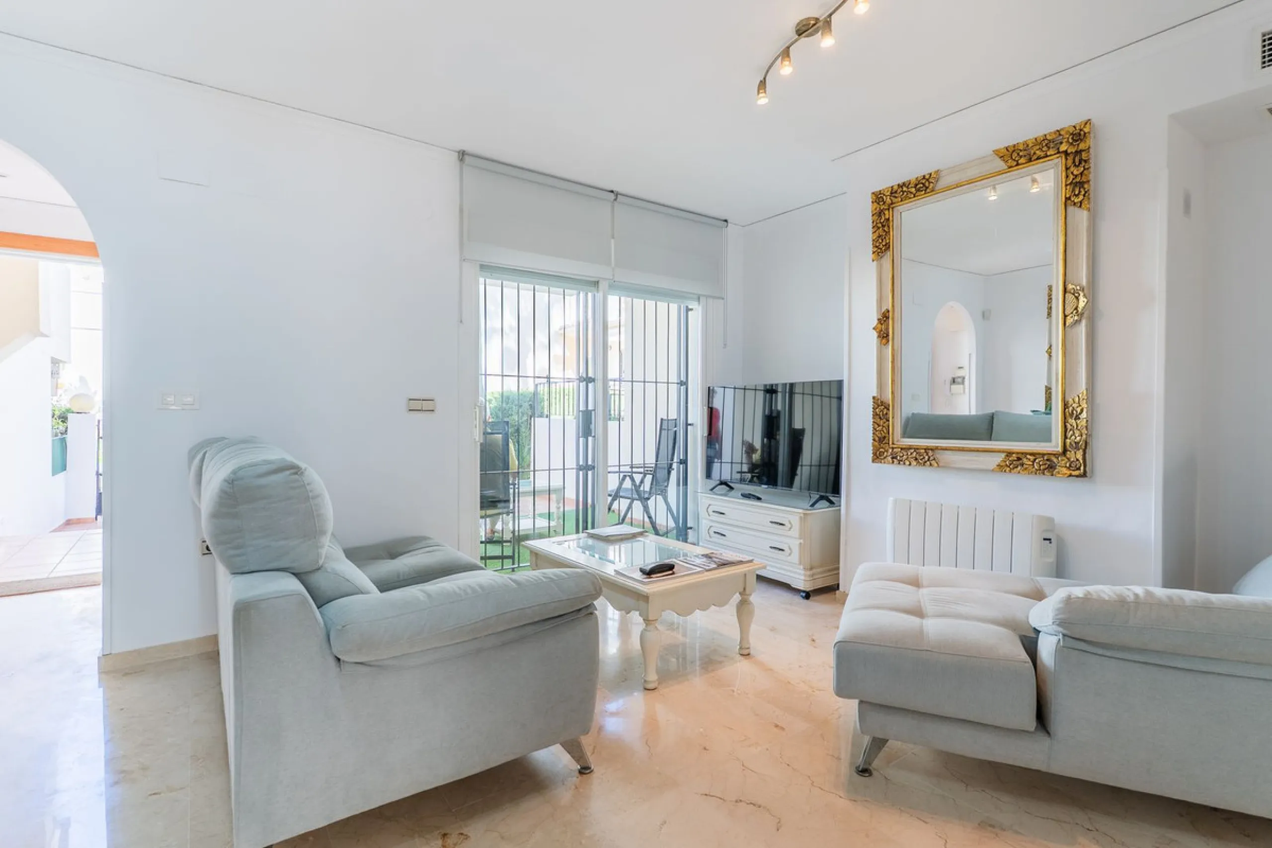 Beautiful townhouse located in the prestigious area of El Rosario, on the beachfront.