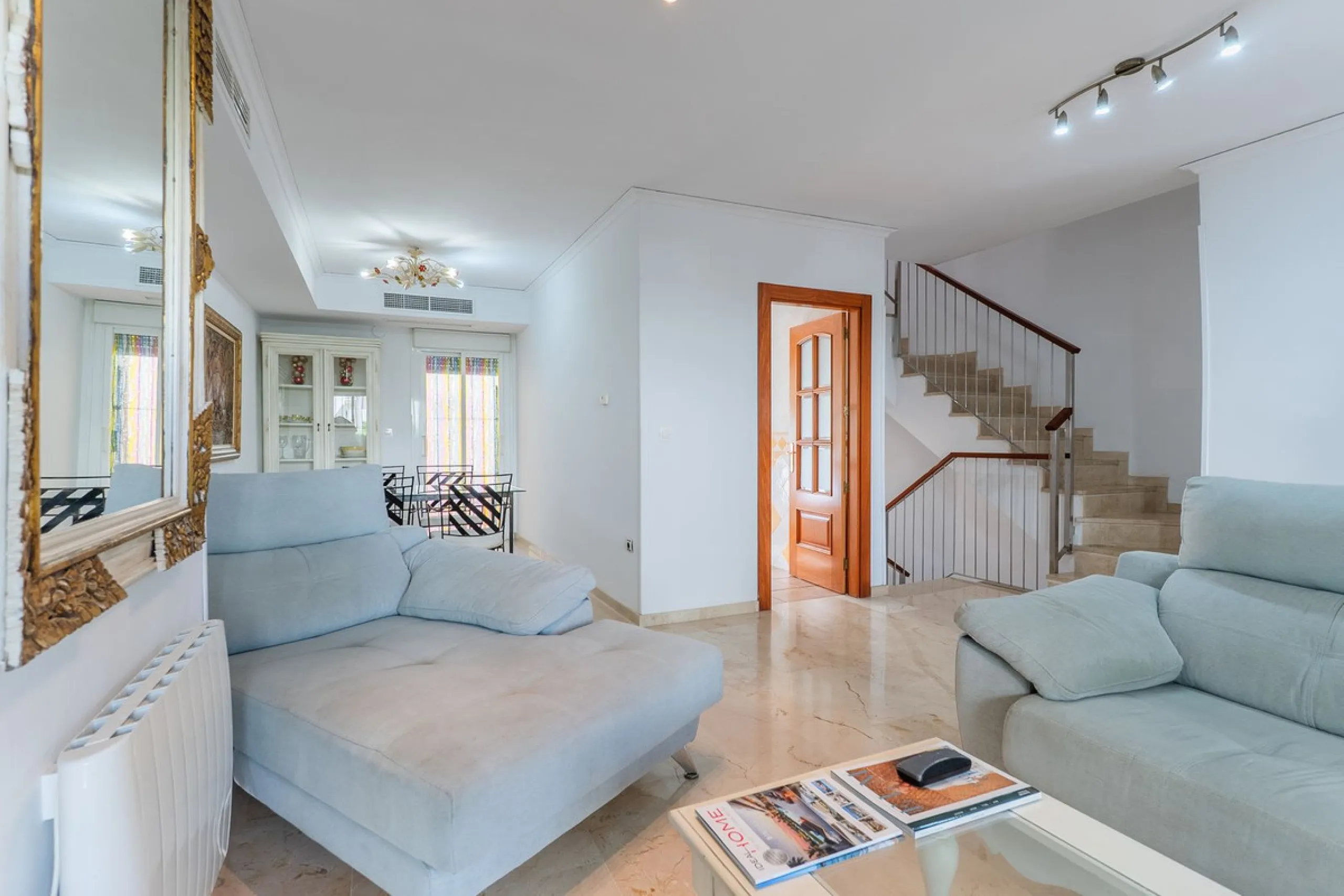 Beautiful townhouse located in the prestigious area of El Rosario, on the beachfront.