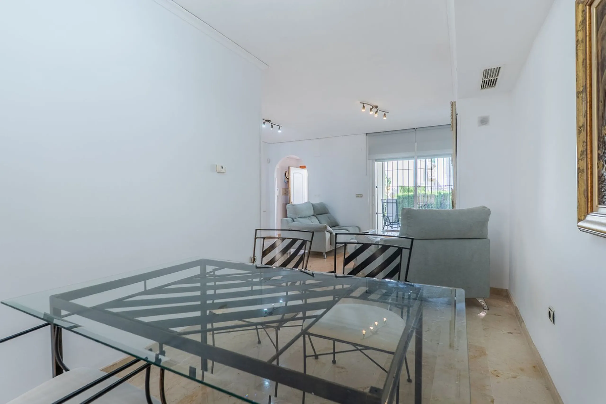 Beautiful townhouse located in the prestigious area of El Rosario, on the beachfront.