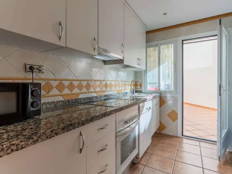 Beautiful townhouse located in the prestigious area of El Rosario, on the beachfront.