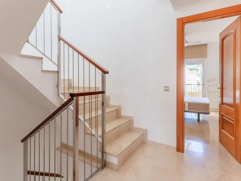 Beautiful townhouse located in the prestigious area of El Rosario, on the beachfront.