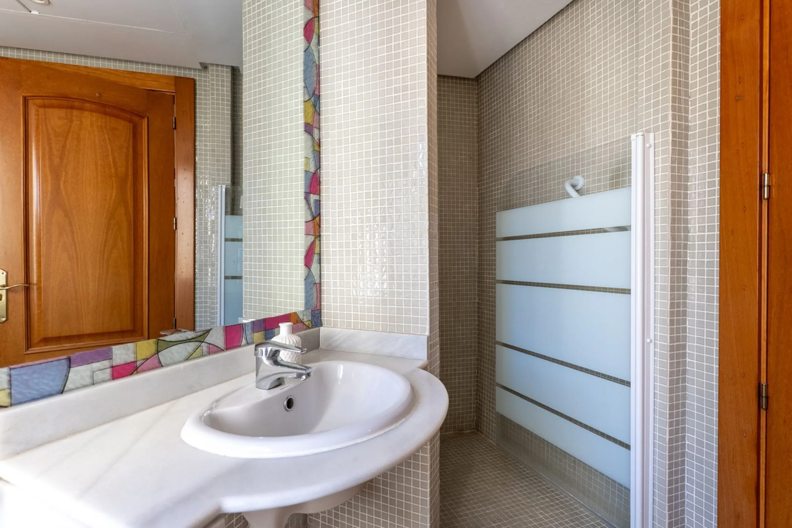 Beautiful townhouse located in the prestigious area of El Rosario, on the beachfront.