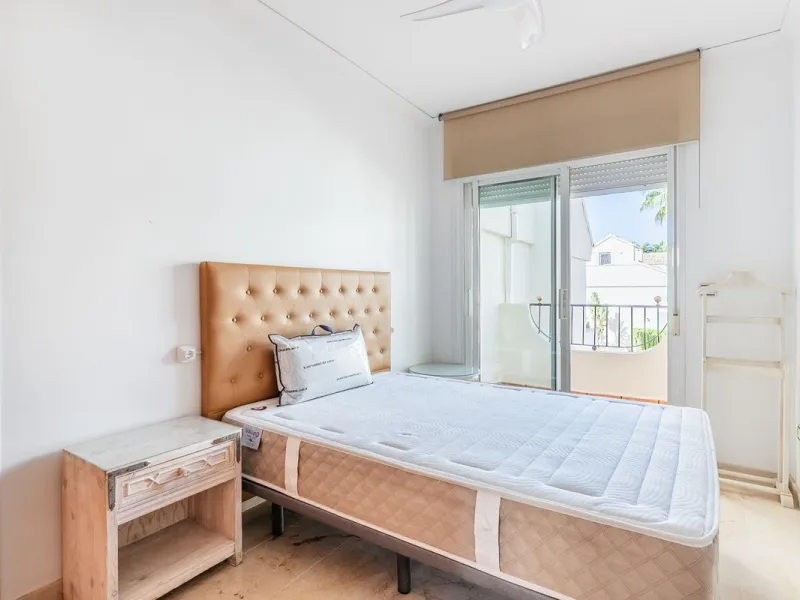 Beautiful townhouse located in the prestigious area of El Rosario, on the beachfront.