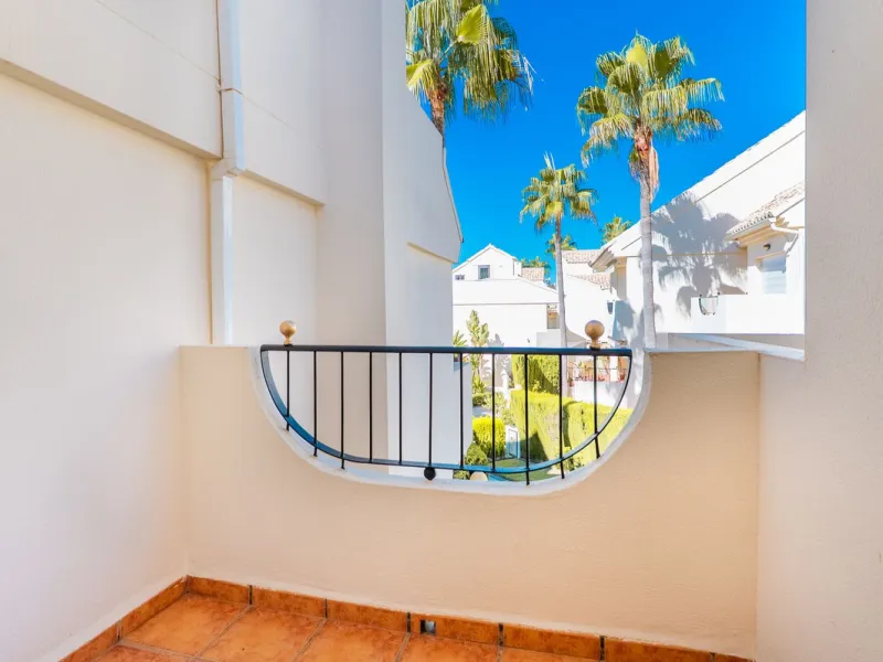 Beautiful townhouse located in the prestigious area of El Rosario, on the beachfront.