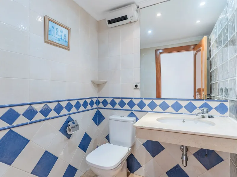 Beautiful townhouse located in the prestigious area of El Rosario, on the beachfront.
