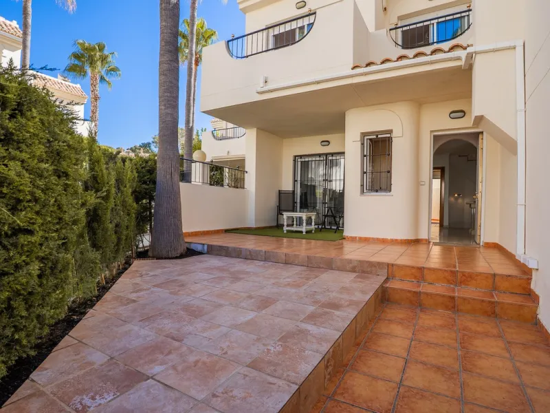 Beautiful townhouse located in the prestigious area of El Rosario, on the beachfront.