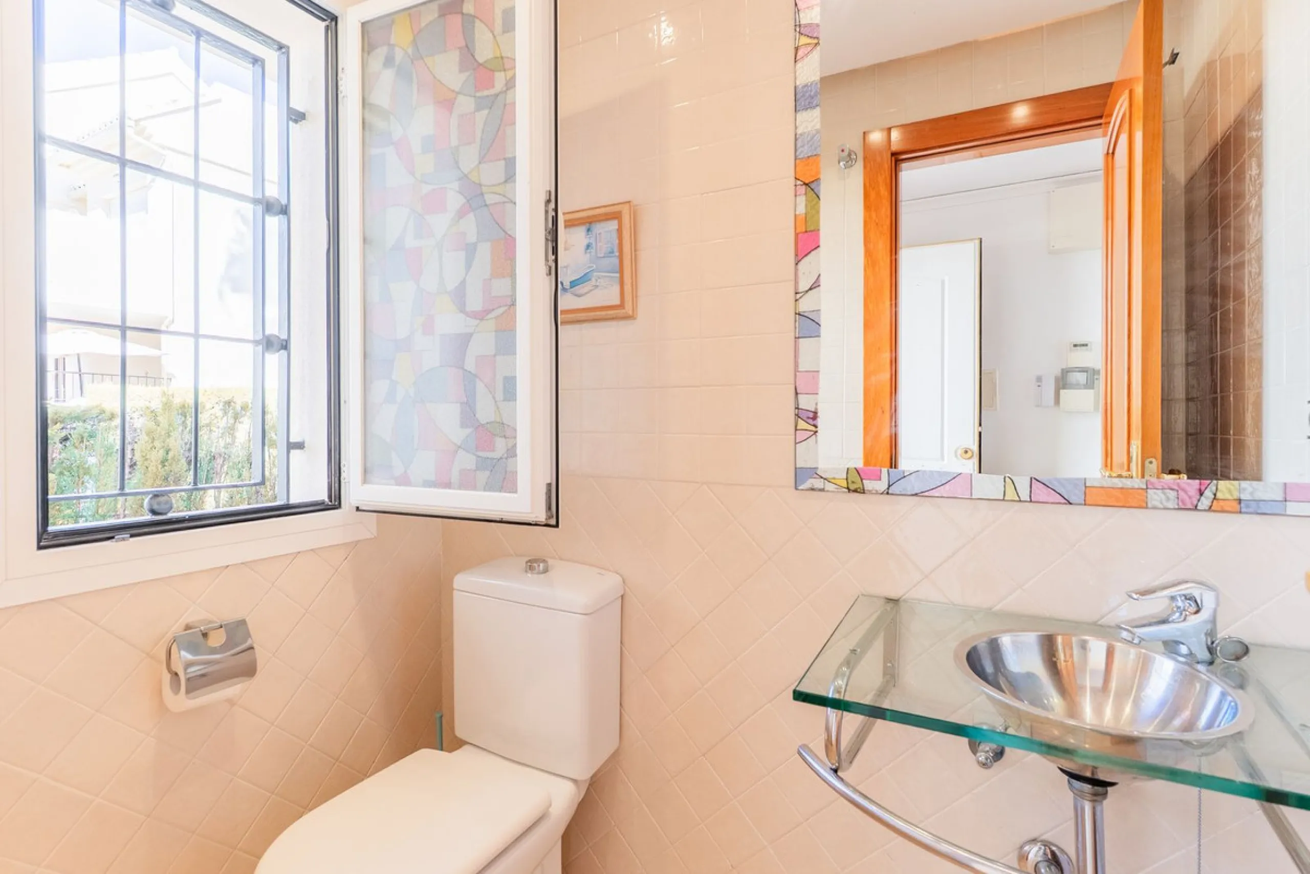 Beautiful townhouse located in the prestigious area of El Rosario, on the beachfront.