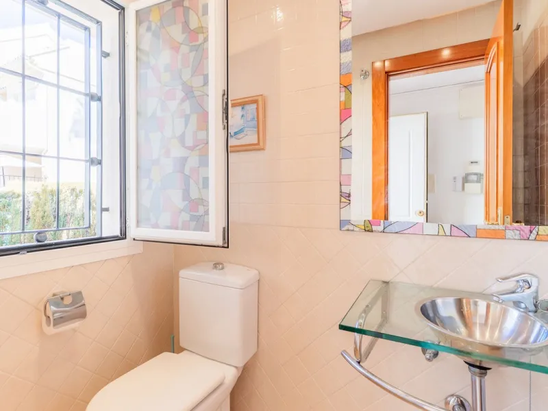 Beautiful townhouse located in the prestigious area of El Rosario, on the beachfront.