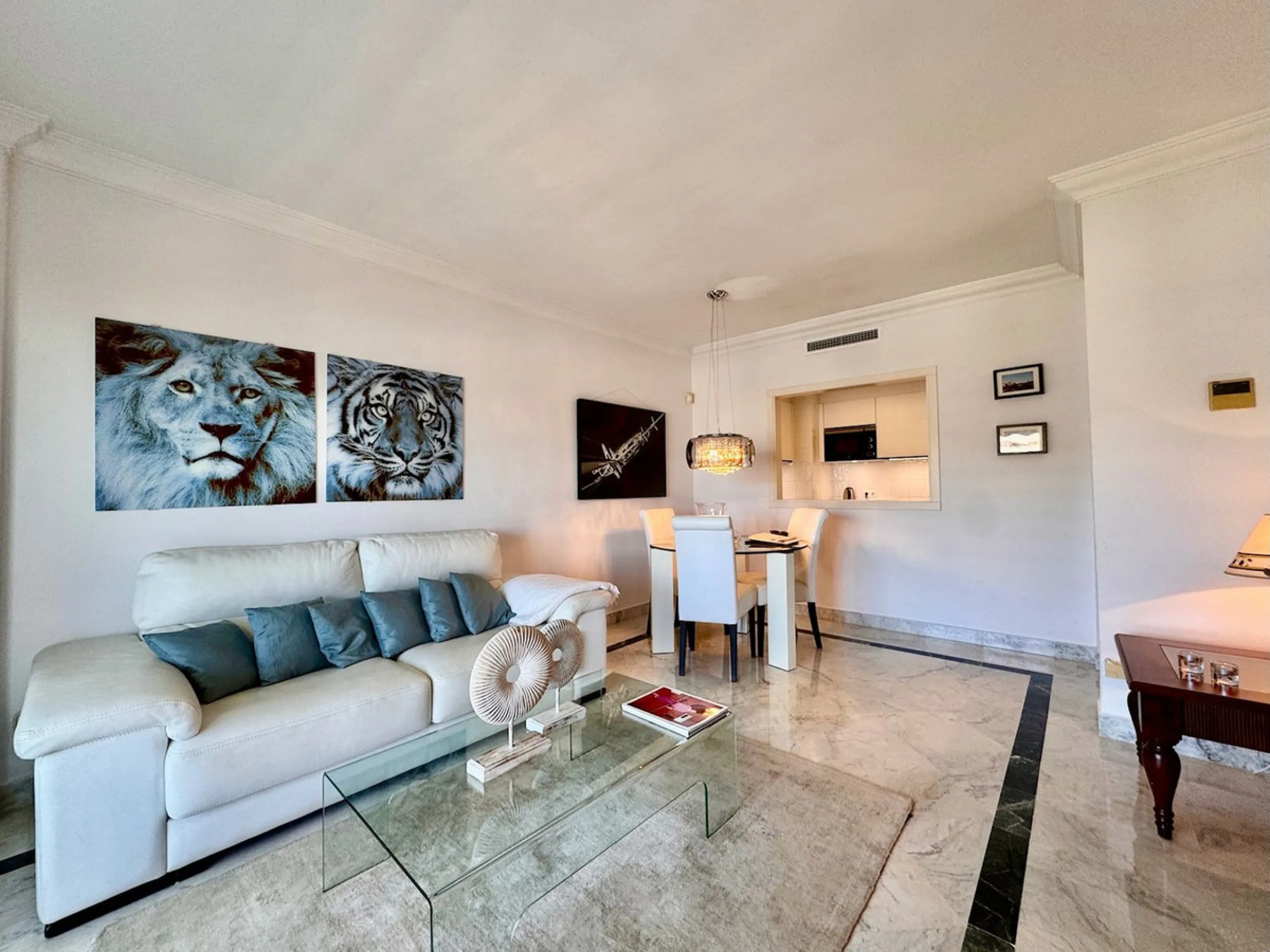 Location, Location, Location this apartment is located in the Prestigious Marina Banus building under two minutes walk from the Port of Puerto Banus and also the beach. This bright two bedroom and two bathroom apartment is located in an elevated position 