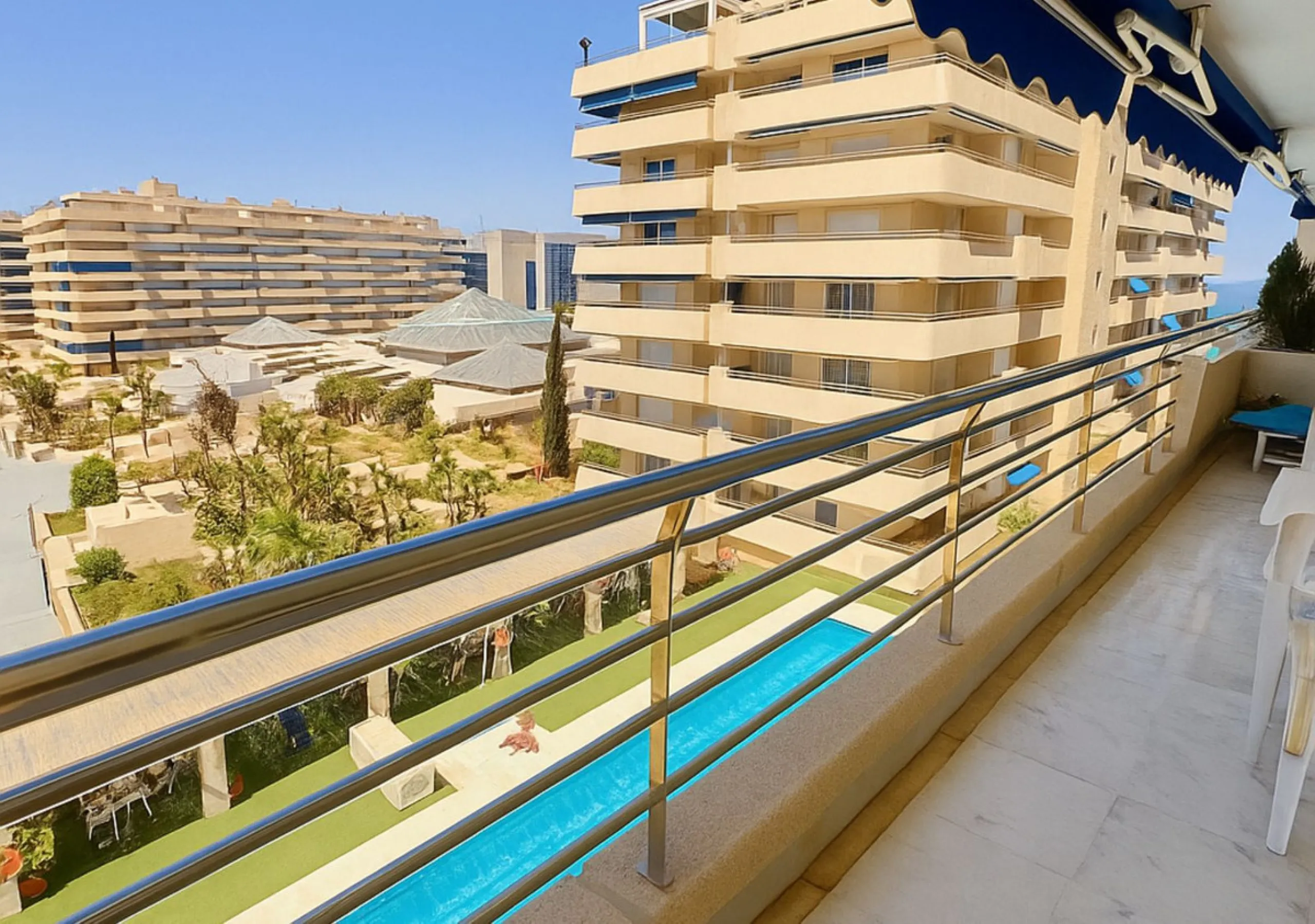 Location, Location, Location this apartment is located in the Prestigious Marina Banus building under two minutes walk from the Port of Puerto Banus and also the beach. This bright two bedroom and two bathroom apartment is located in an elevated position 