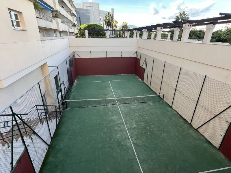 Location, Location, Location this apartment is located in the Prestigious Marina Banus building under two minutes walk from the Port of Puerto Banus and also the beach. This bright two bedroom and two bathroom apartment is located in an elevated position 