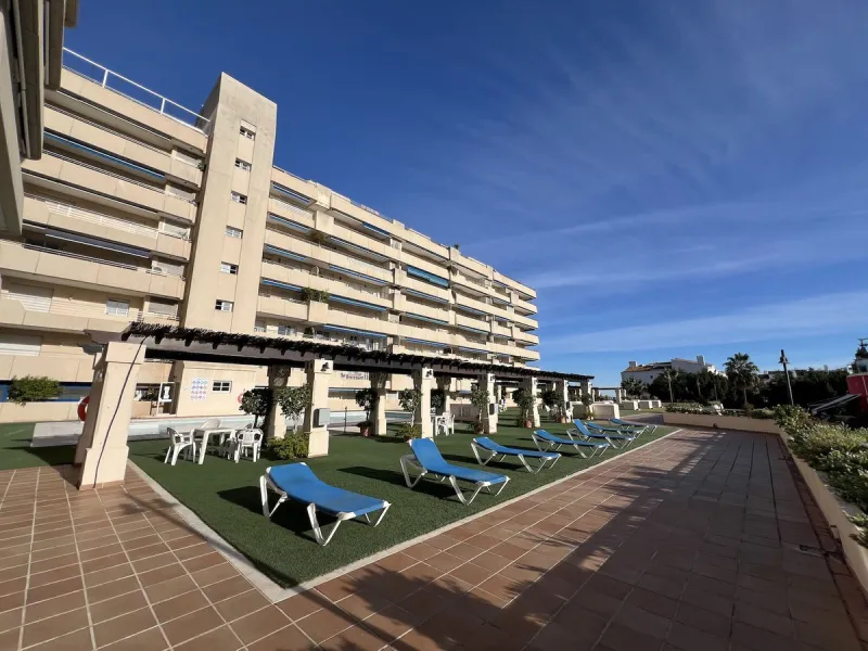 Location, Location, Location this apartment is located in the Prestigious Marina Banus building under two minutes walk from the Port of Puerto Banus and also the beach. This bright two bedroom and two bathroom apartment is located in an elevated position 