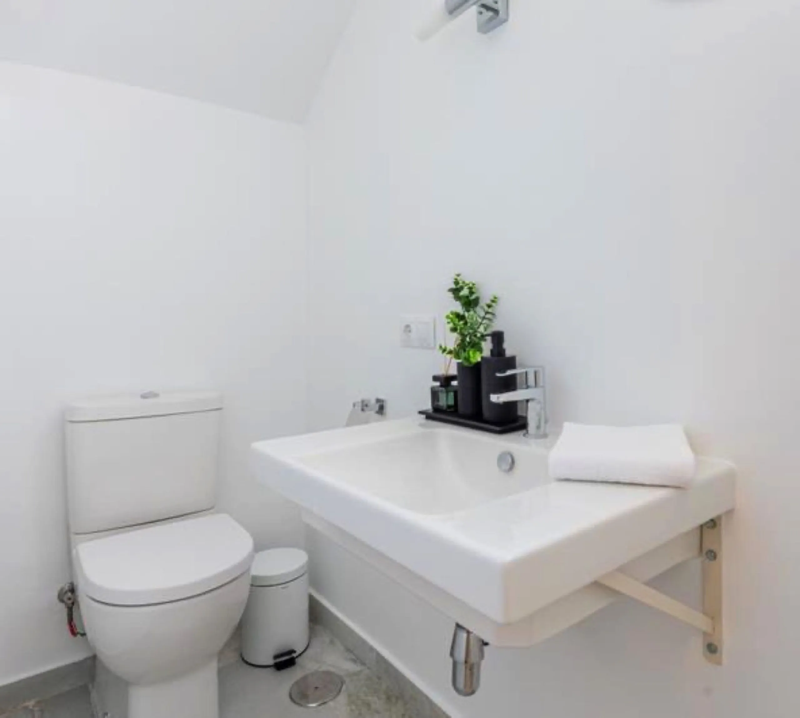 Apartment - Penthouse Duplex в продаже в Marbella, Málaga. В доме 2 спален и 2 ванных комнат. Площадь дома 95 м²
