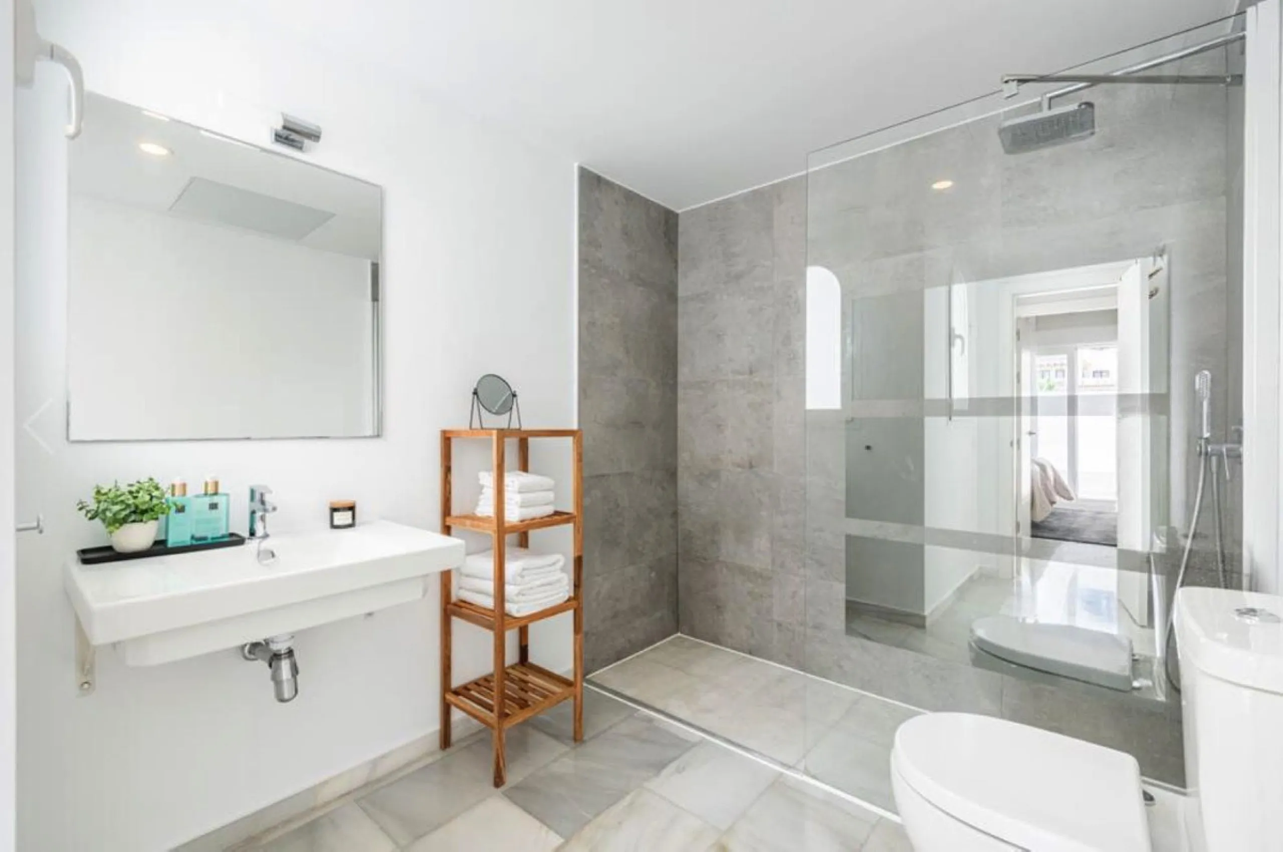 Apartment - Penthouse Duplex в продаже в Marbella, Málaga. В доме 2 спален и 2 ванных комнат. Площадь дома 95 м²