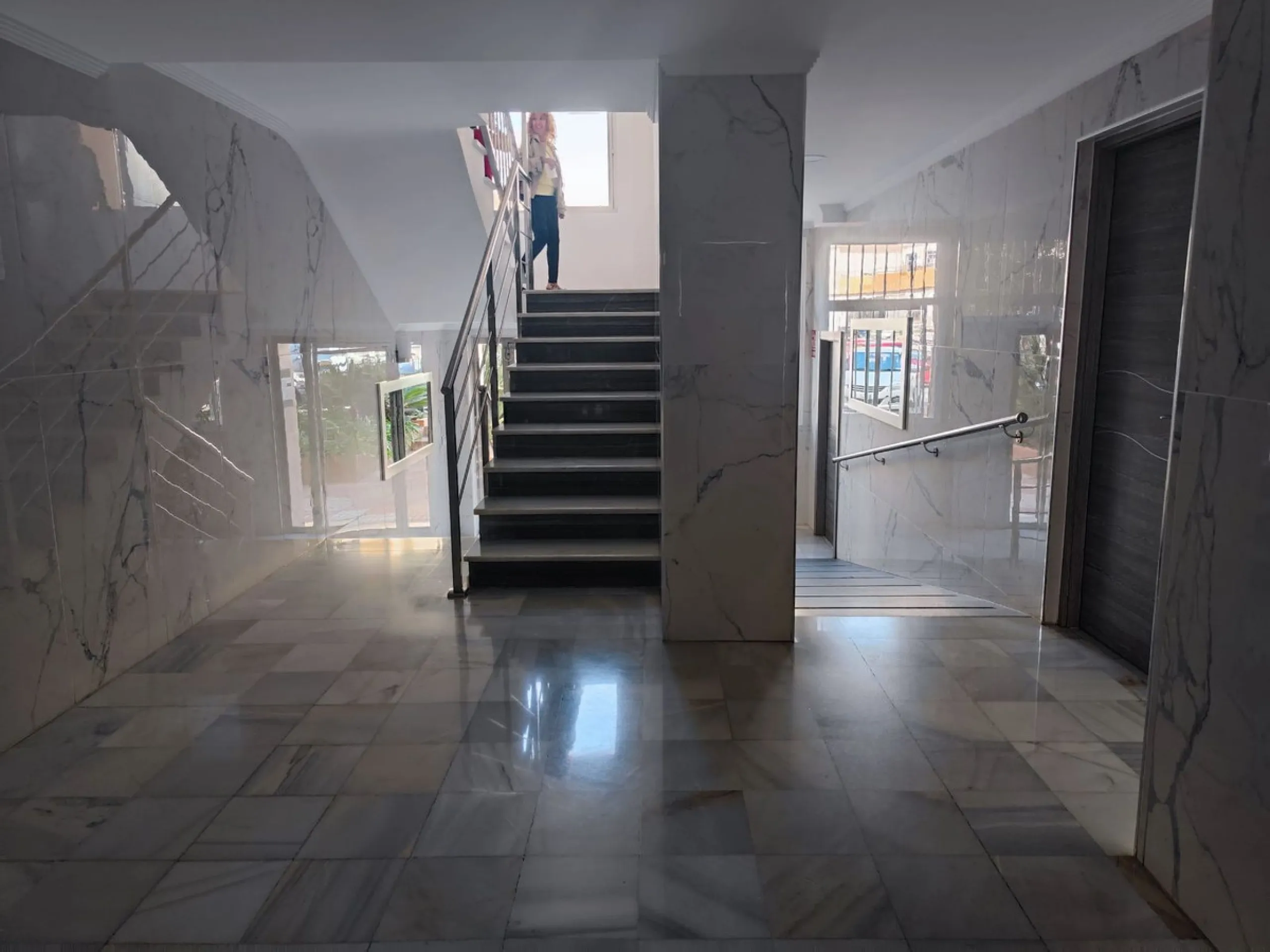 Apartment - Middle Floor Apartment в продаже в Marbella, Málaga. В доме 2 спален и 1 ванных комнат. Площадь дома 88 м²