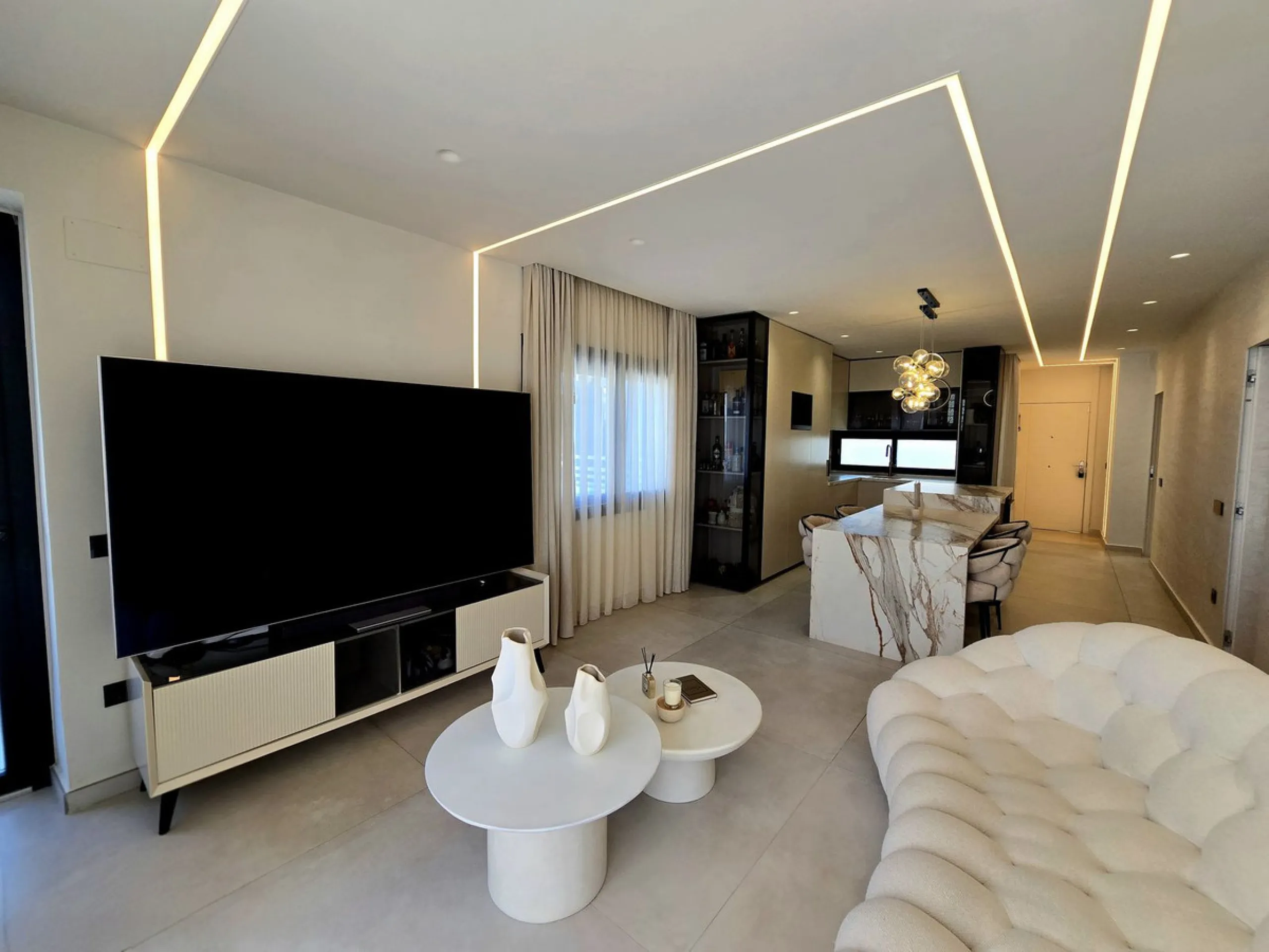 Luxury duplex penthouse with 3 terraces, private solarium and mountain views on the Costa del Sol