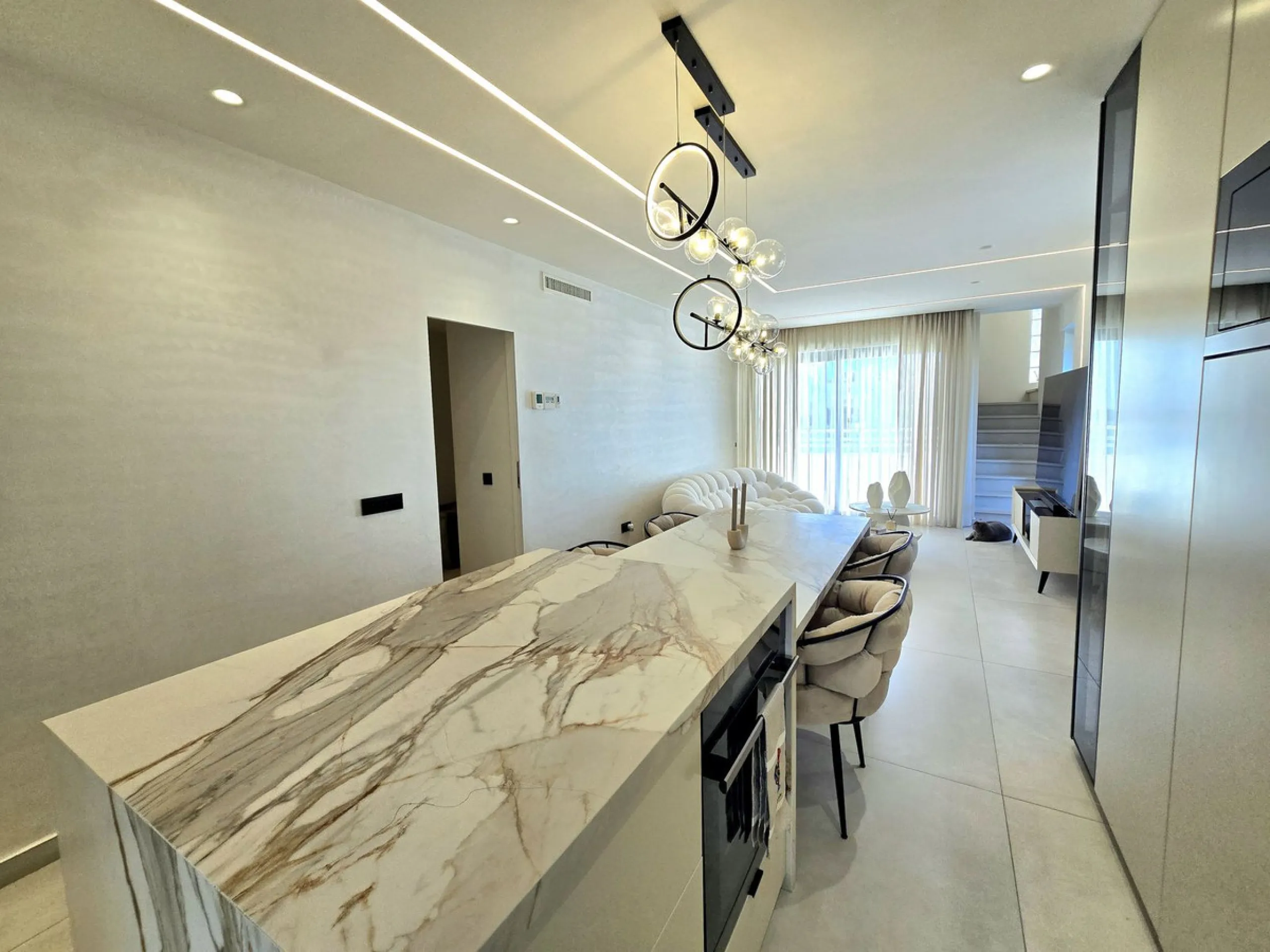Luxury duplex penthouse with 3 terraces, private solarium and mountain views on the Costa del Sol
