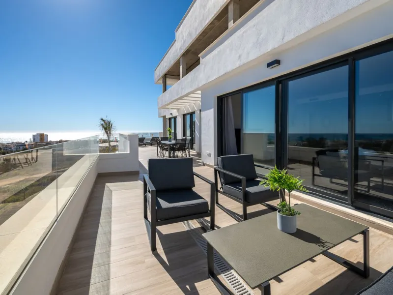 Spacious South-East Facing 4-Bedroom Apartment with Panoramic Views – Navigolf Suites, La Cala de Mijas