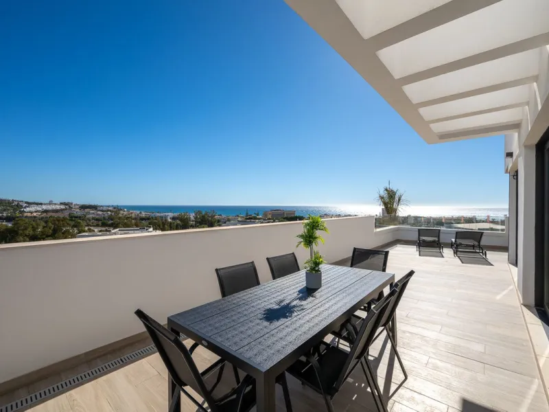 Spacious South-East Facing 4-Bedroom Apartment with Panoramic Views – Navigolf Suites, La Cala de Mijas