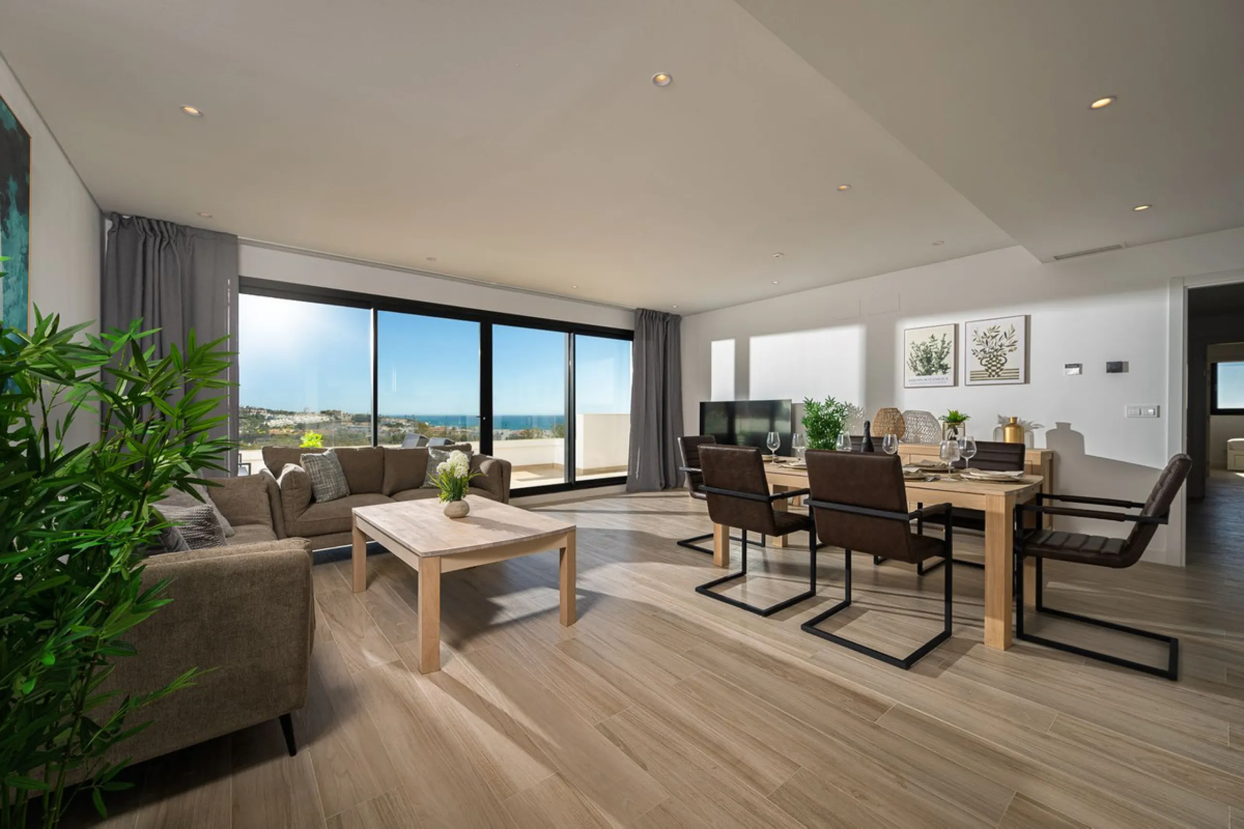 Spacious South-East Facing 4-Bedroom Apartment with Panoramic Views – Navigolf Suites, La Cala de Mijas