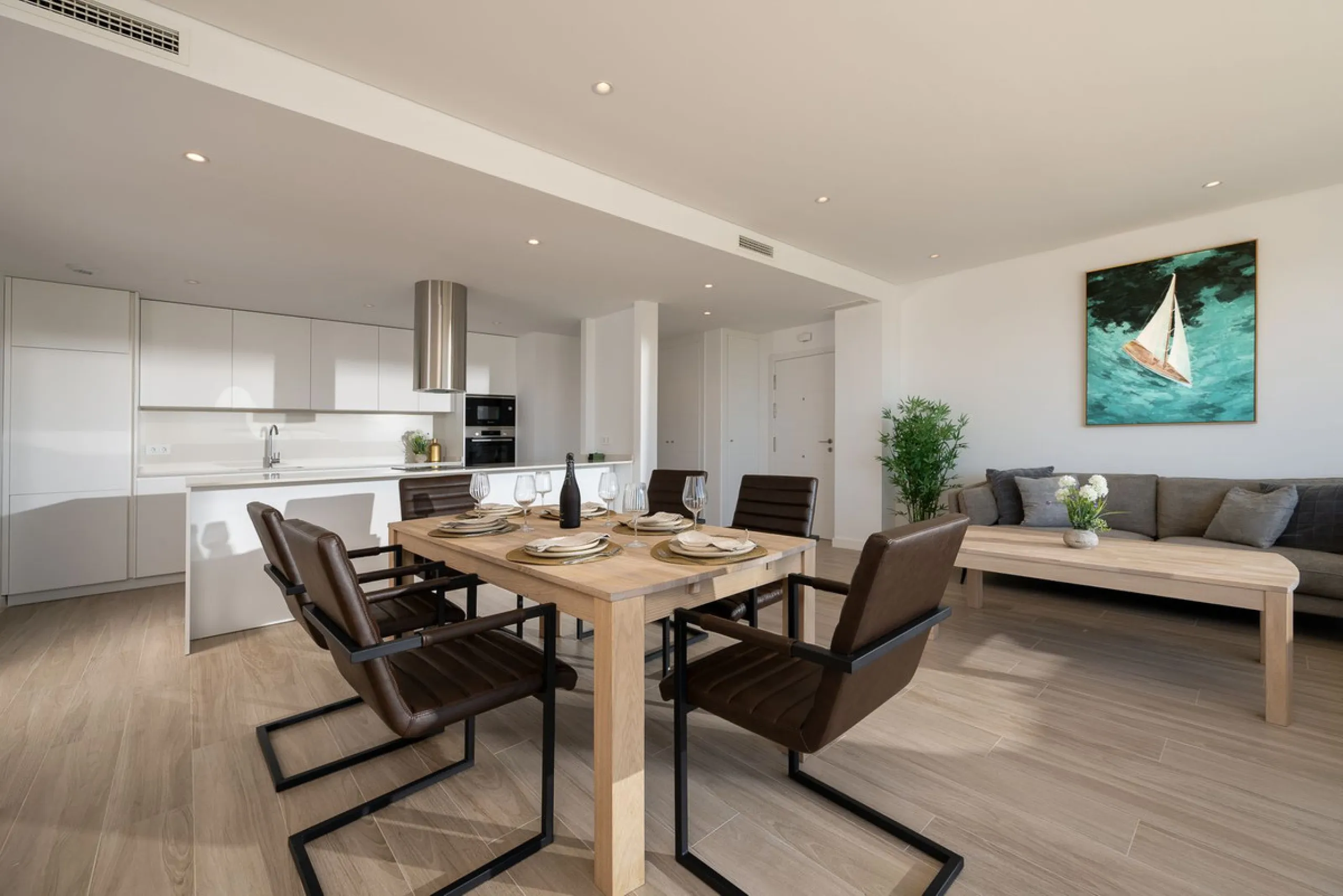 Spacious South-East Facing 4-Bedroom Apartment with Panoramic Views – Navigolf Suites, La Cala de Mijas