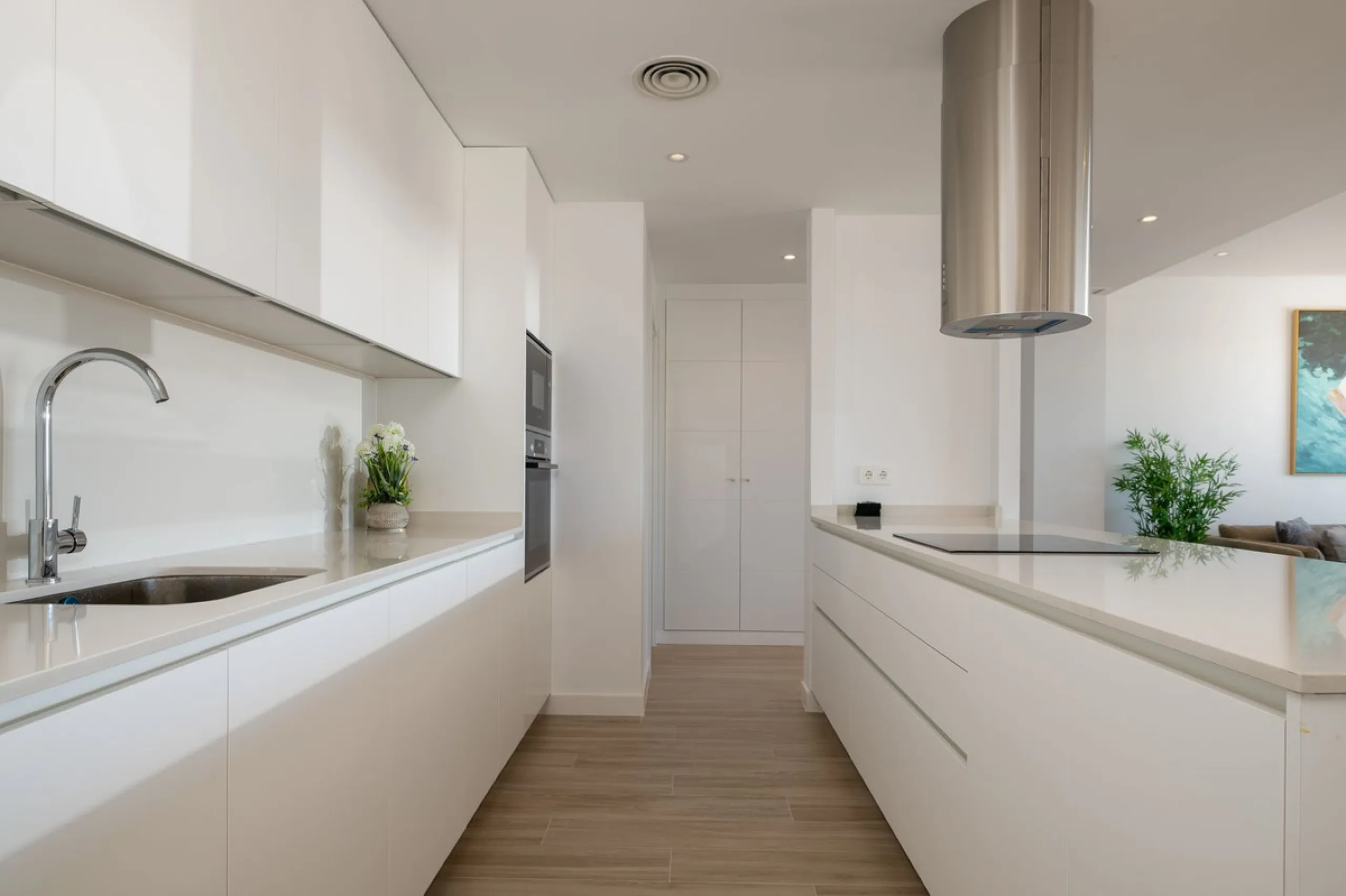 Spacious South-East Facing 4-Bedroom Apartment with Panoramic Views – Navigolf Suites, La Cala de Mijas