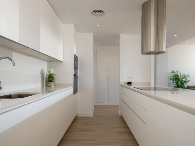 Spacious South-East Facing 4-Bedroom Apartment with Panoramic Views – Navigolf Suites, La Cala de Mijas
