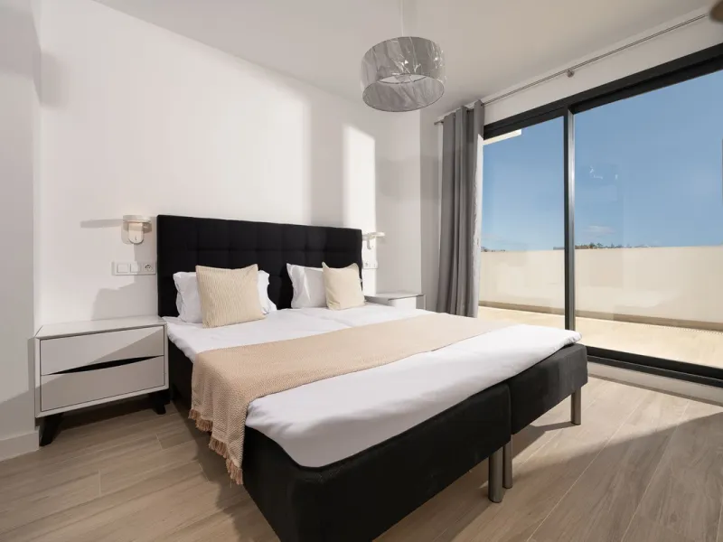 Spacious South-East Facing 4-Bedroom Apartment with Panoramic Views – Navigolf Suites, La Cala de Mijas