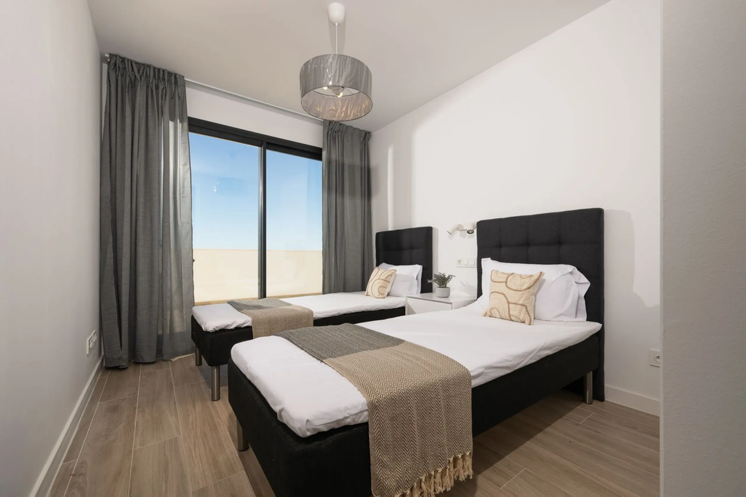 Spacious South-East Facing 4-Bedroom Apartment with Panoramic Views – Navigolf Suites, La Cala de Mijas