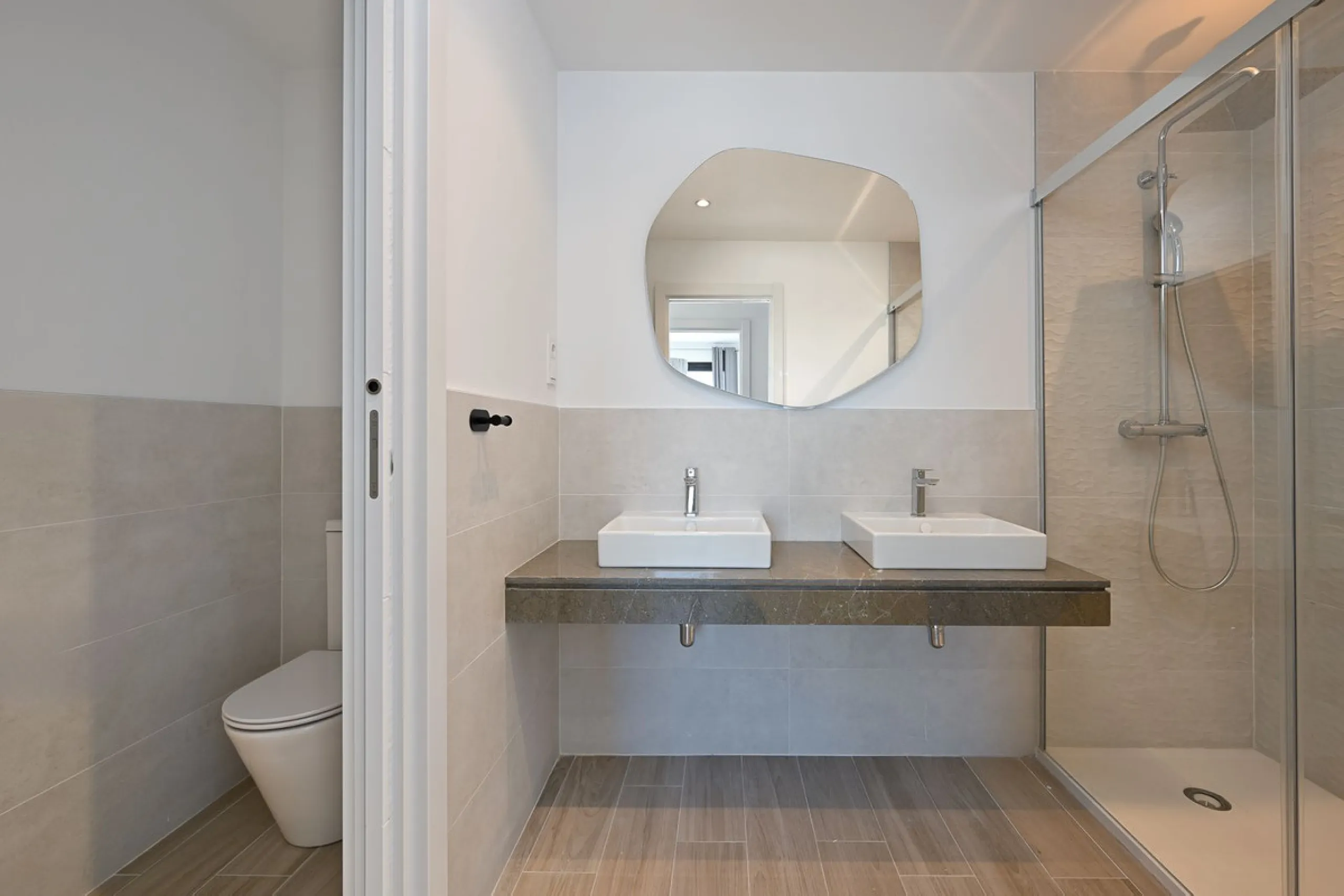 Spacious South-East Facing 4-Bedroom Apartment with Panoramic Views – Navigolf Suites, La Cala de Mijas