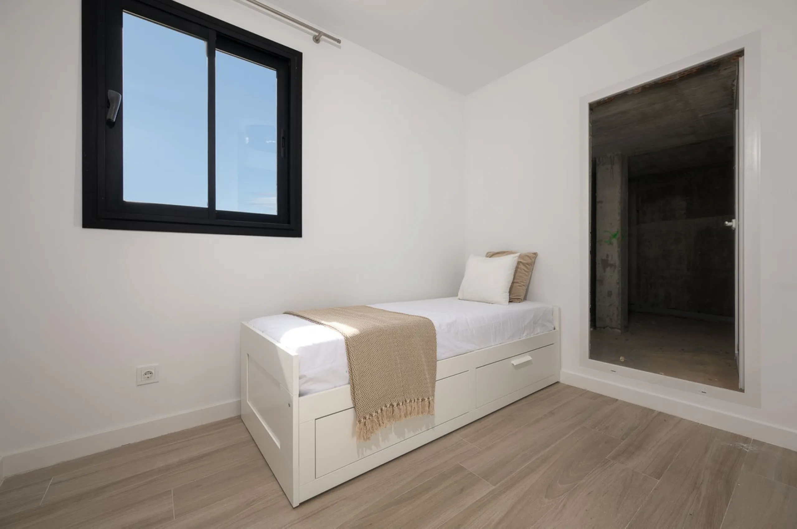 Spacious South-East Facing 4-Bedroom Apartment with Panoramic Views – Navigolf Suites, La Cala de Mijas