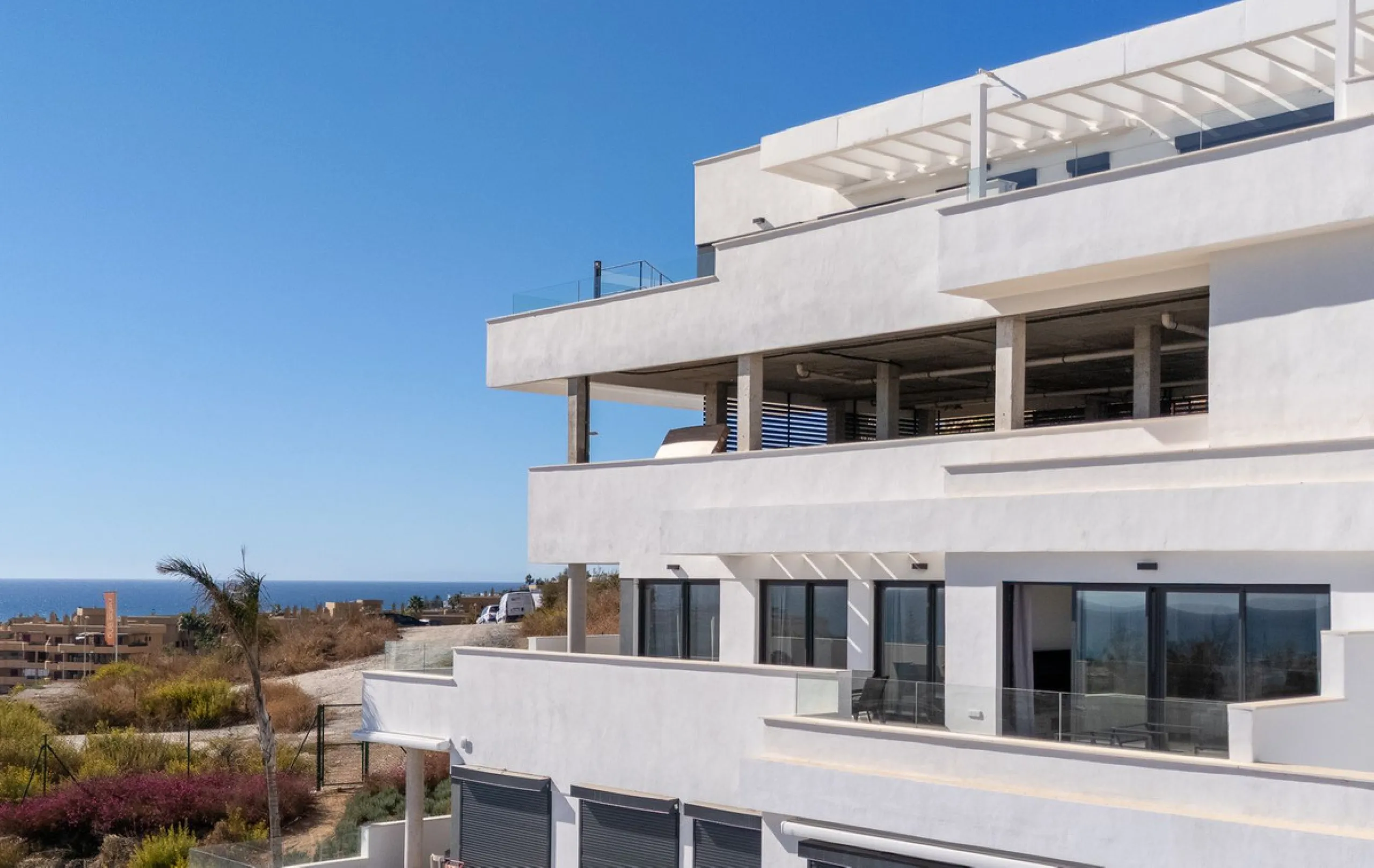 Spacious South-East Facing 4-Bedroom Apartment with Panoramic Views – Navigolf Suites, La Cala de Mijas
