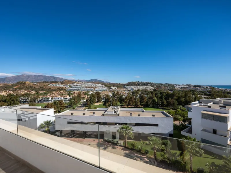 Spacious South-East Facing 4-Bedroom Apartment with Panoramic Views – Navigolf Suites, La Cala de Mijas