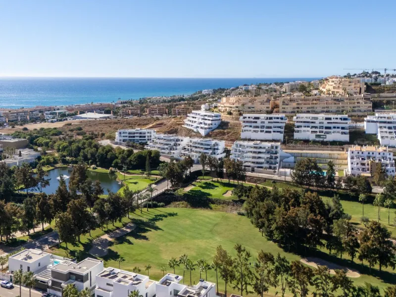 Spacious South-East Facing 4-Bedroom Apartment with Panoramic Views – Navigolf Suites, La Cala de Mijas