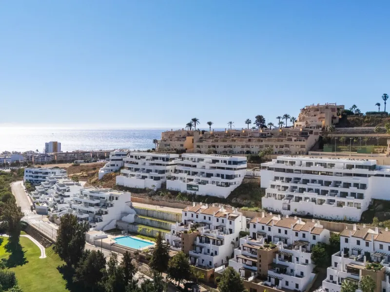 Spacious South-East Facing 4-Bedroom Apartment with Panoramic Views – Navigolf Suites, La Cala de Mijas