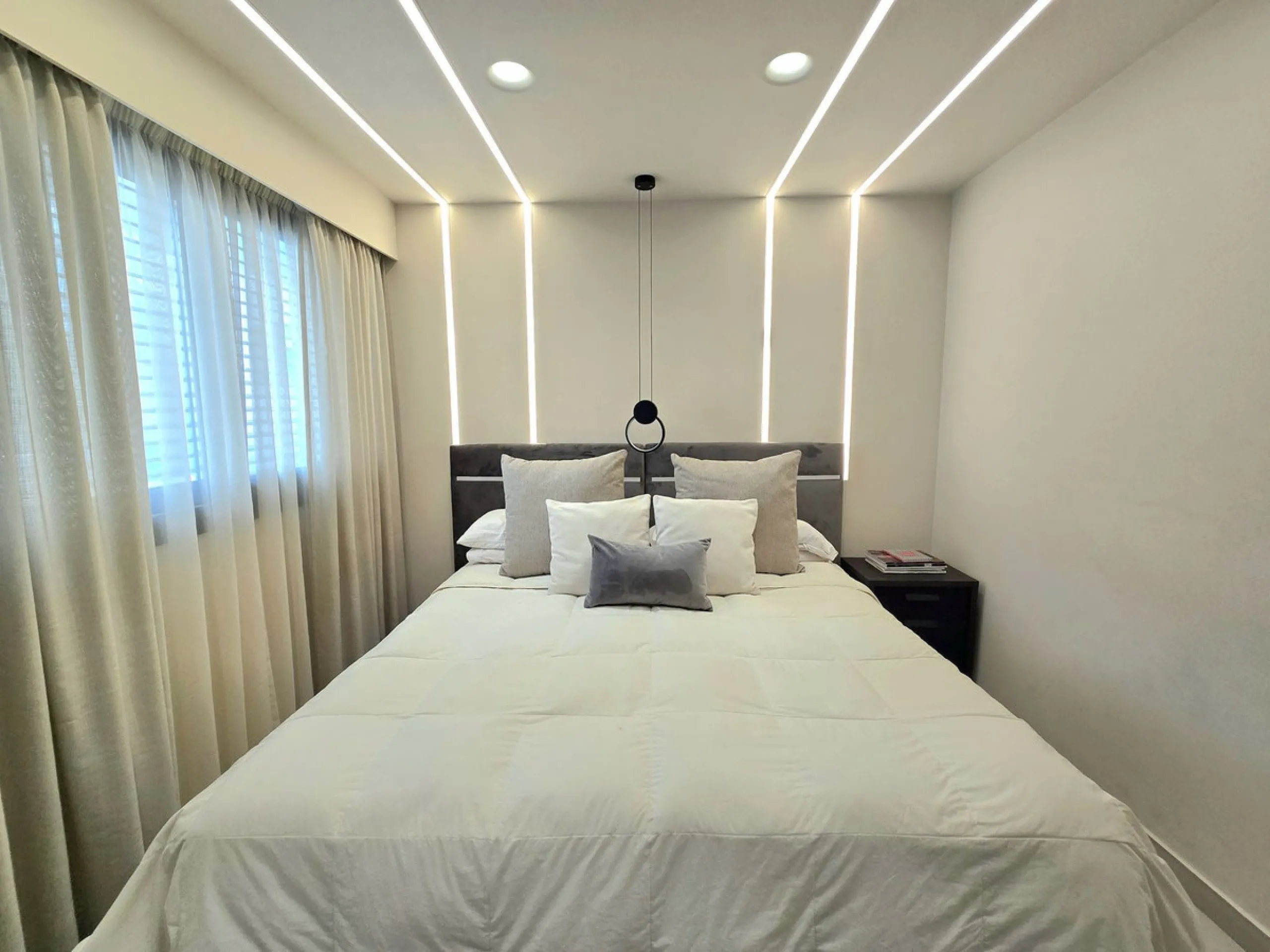 Luxury duplex penthouse with 3 terraces, private solarium and mountain views on the Costa del Sol