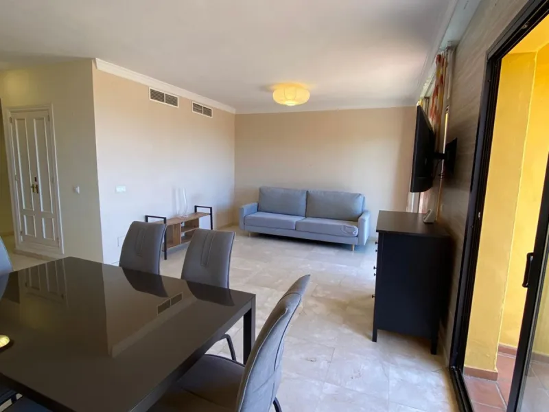Apartment - Duplex в продаже в Estepona, Málaga. В доме 4 спален и 3 ванных комнат. Площадь дома 160 м²