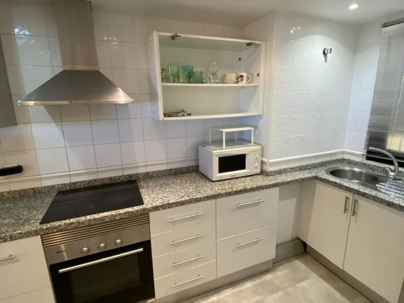 Apartment - Duplex в продаже в Estepona, Málaga. В доме 4 спален и 3 ванных комнат. Площадь дома 160 м²