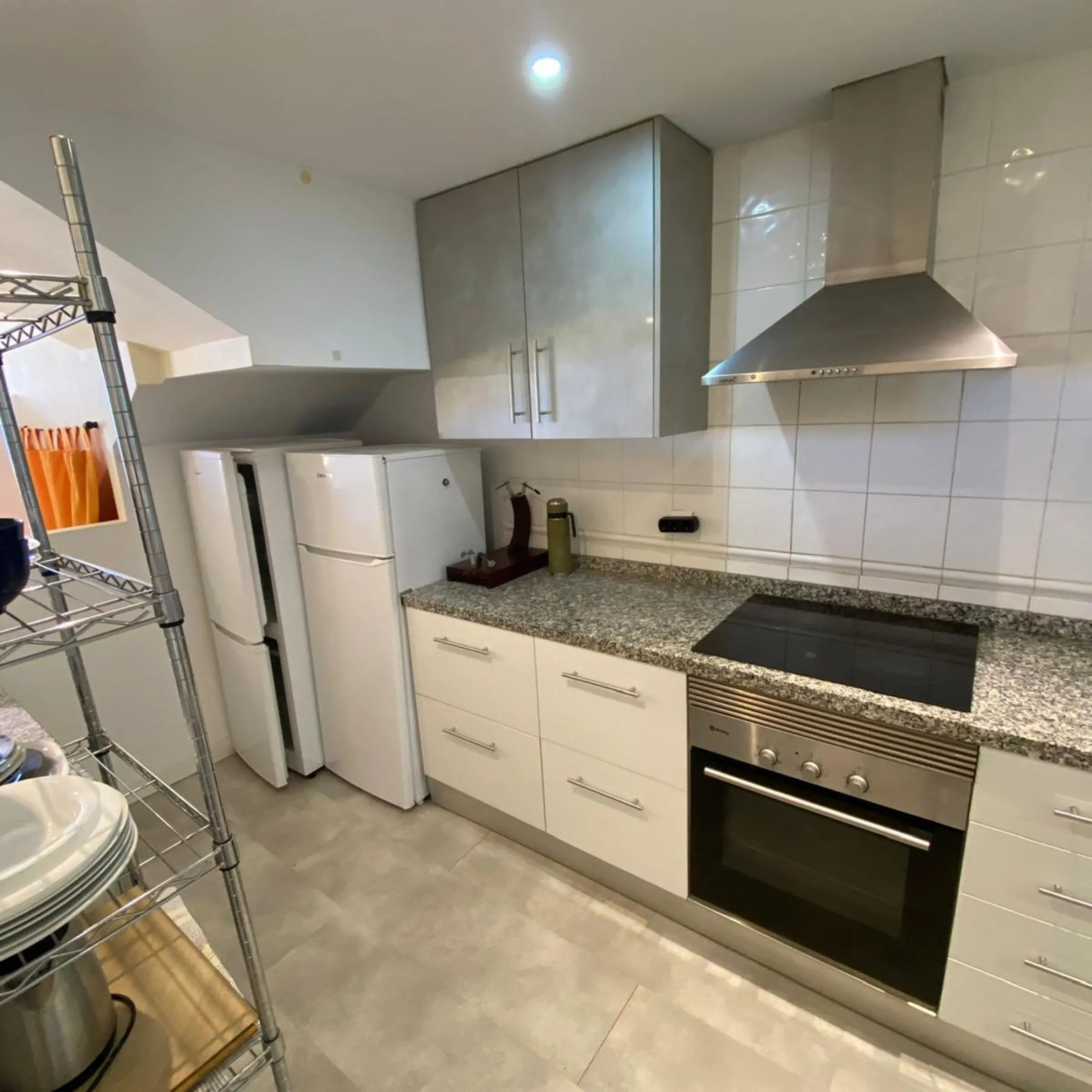 Apartment - Duplex в продаже в Estepona, Málaga. В доме 4 спален и 3 ванных комнат. Площадь дома 160 м²