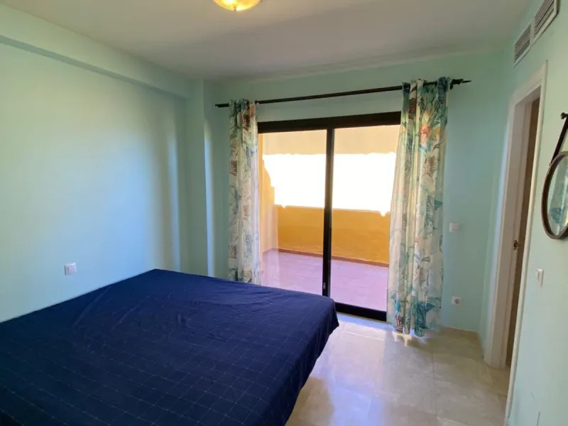 Apartment - Duplex в продаже в Estepona, Málaga. В доме 4 спален и 3 ванных комнат. Площадь дома 160 м²
