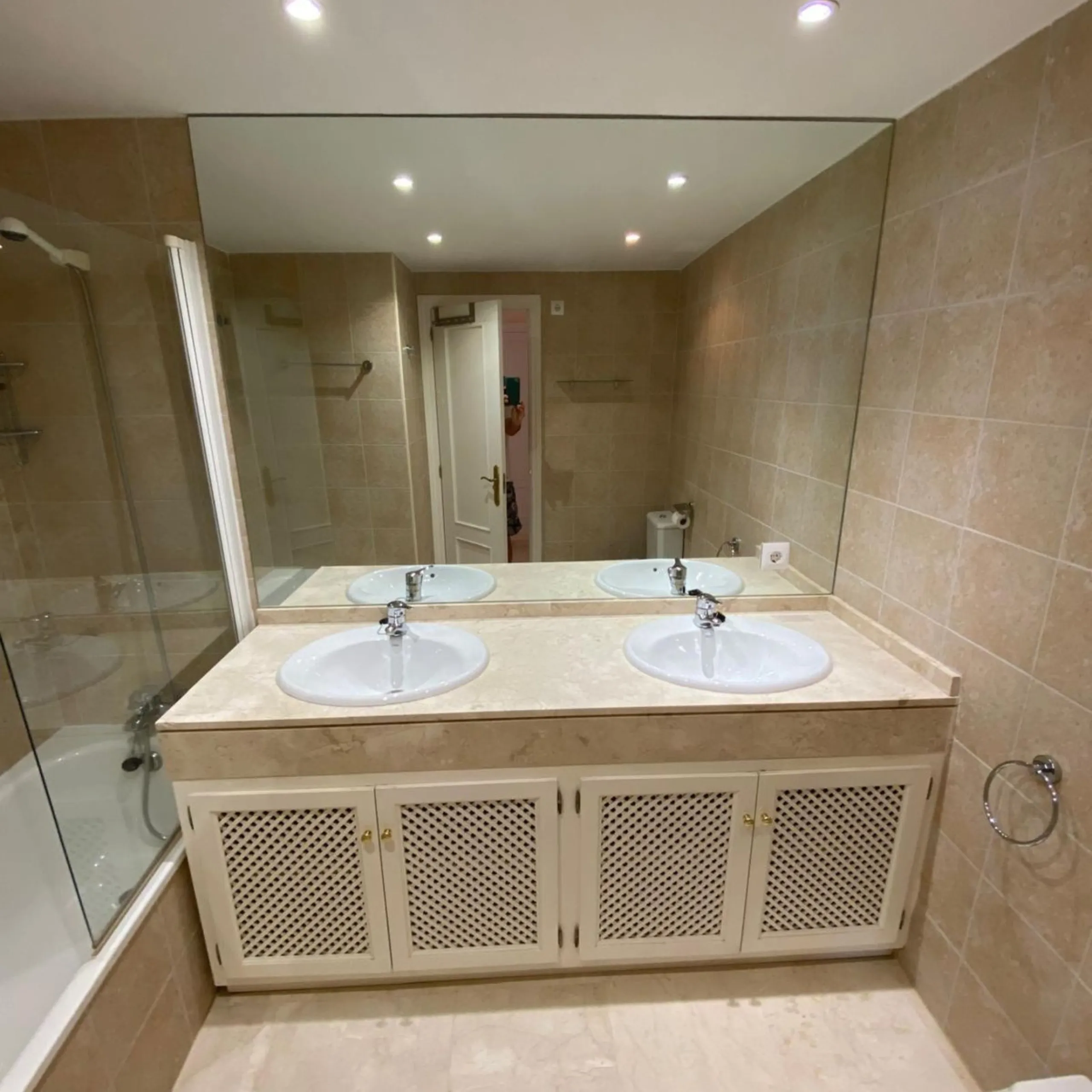 Apartment - Duplex в продаже в Estepona, Málaga. В доме 4 спален и 3 ванных комнат. Площадь дома 160 м²