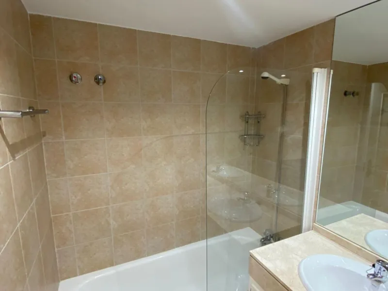 Apartment - Duplex в продаже в Estepona, Málaga. В доме 4 спален и 3 ванных комнат. Площадь дома 160 м²