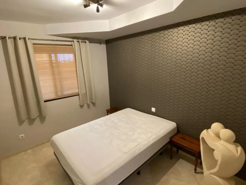 Apartment - Duplex в продаже в Estepona, Málaga. В доме 4 спален и 3 ванных комнат. Площадь дома 160 м²
