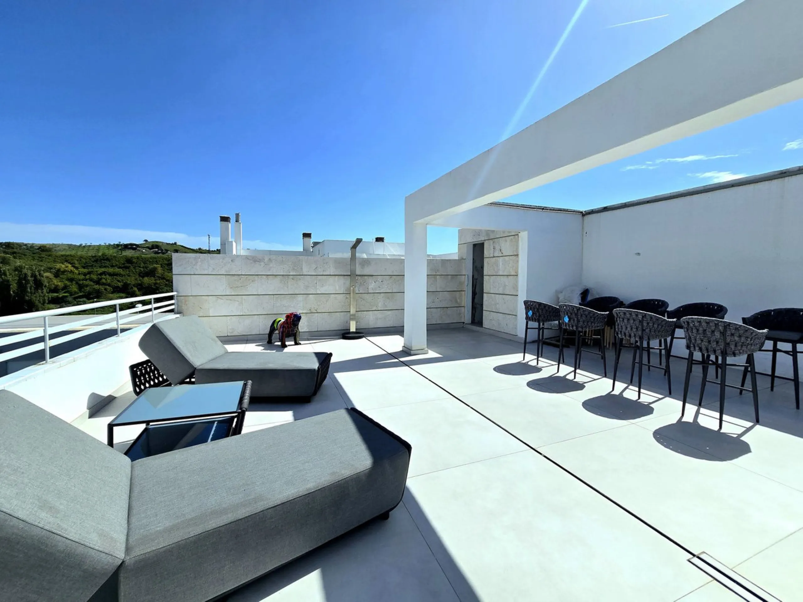 Luxury duplex penthouse with 3 terraces, private solarium and mountain views on the Costa del Sol