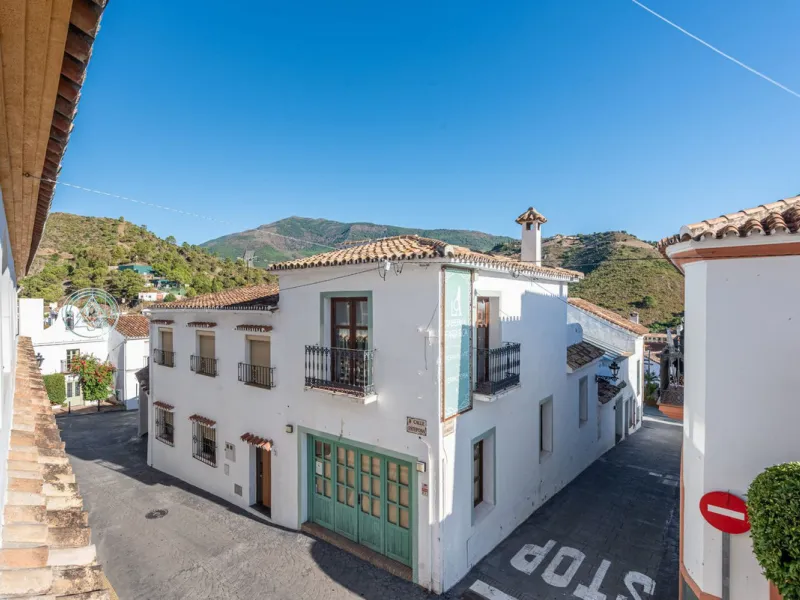 Charming Opportunity in the Heart of Benahavís!