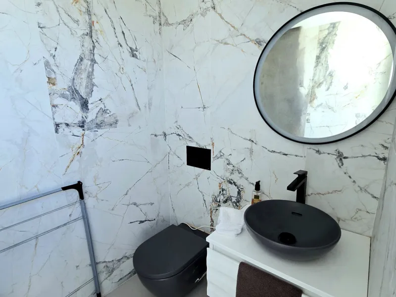 Luxury duplex penthouse with 3 terraces, private solarium and mountain views on the Costa del Sol